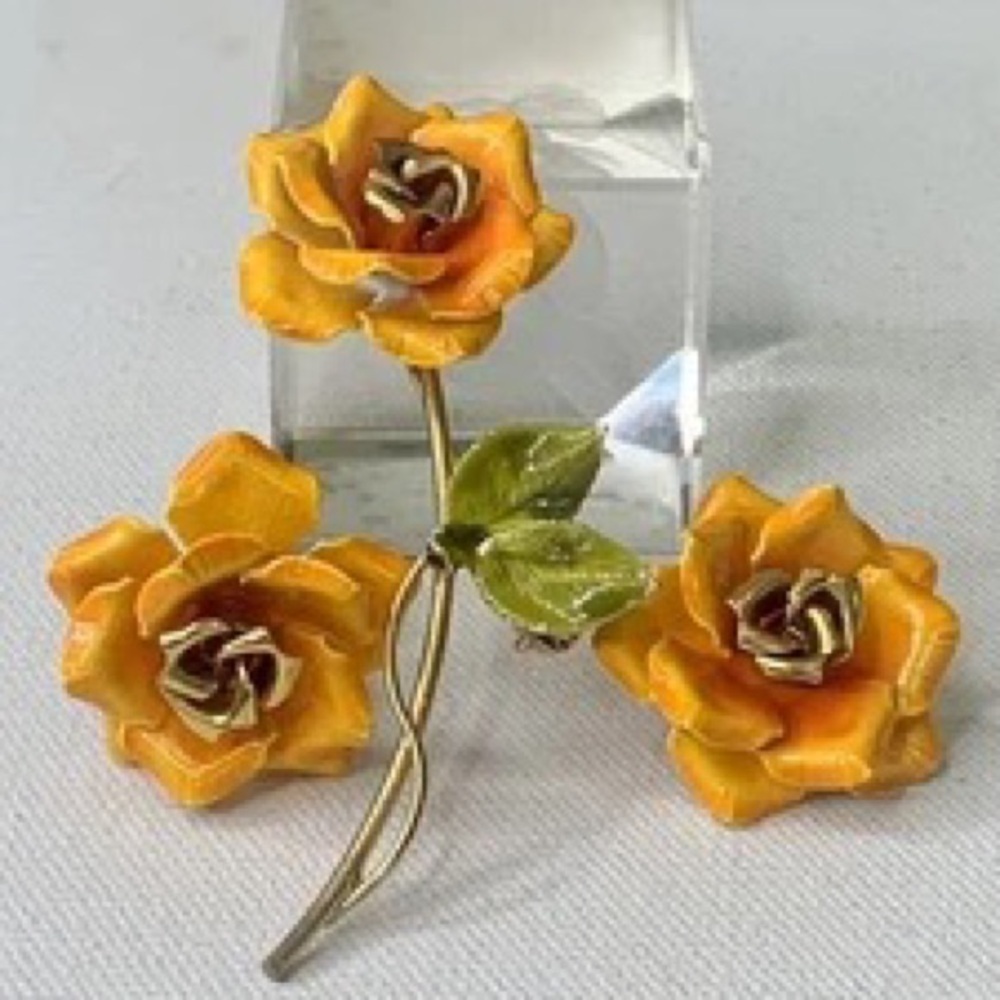 Retro Flower Power Enamel Brooch Pin and Clip Earrings Set Orange & Gold Floral